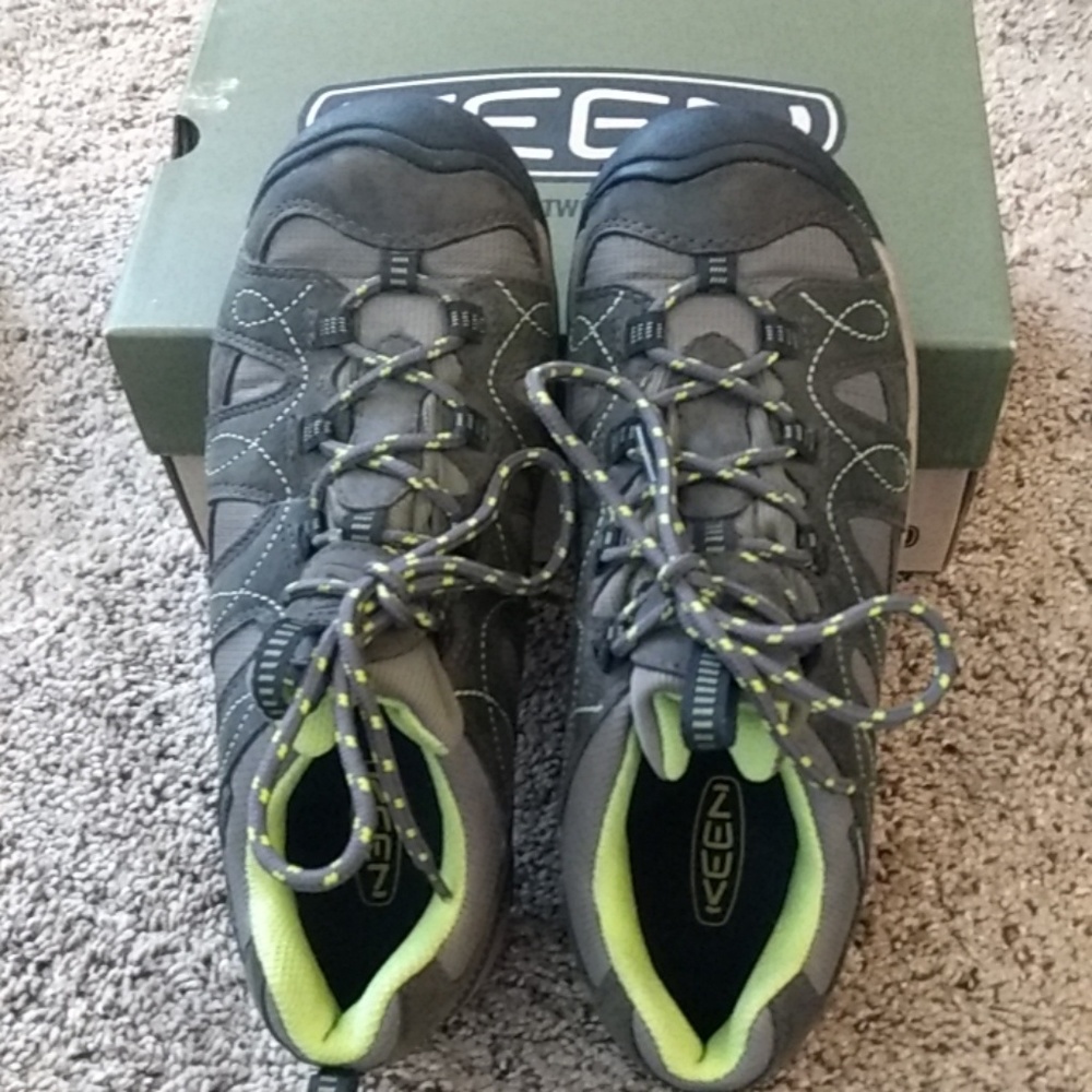 KEEN Shasta waterproof hiking